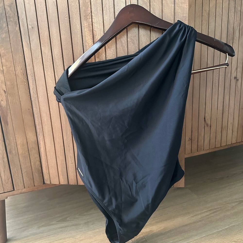 NWT Milly Solid Carvico Vita One Shoulder One Piece Bathing Suit